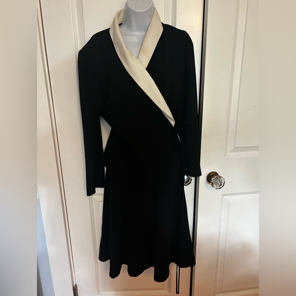 Jones New York Black and Cream Asymmetrical suit